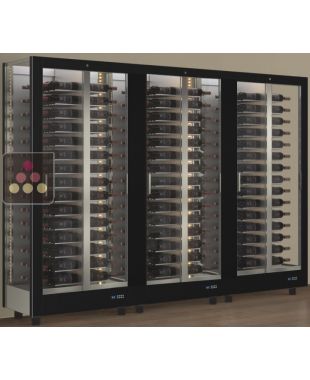 Combiné de 3 vitrines à vin professionnelles multi-usages - 3 cotés vitrés - Bouteilles horizontales - Habillage magnétique interchangeable CALICE DESIGN