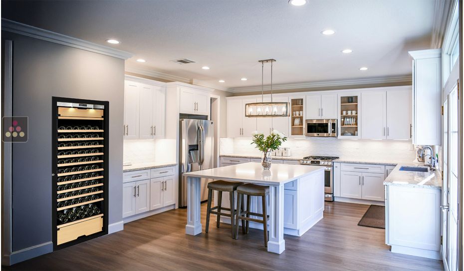 Cave à vin enchassable Multi-Usages de vieillissement et de service des vins rouges et des vins frais - 3 températures - Clayettes coulissantes - Porte Full Glass