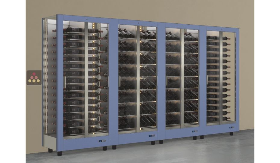Combiné de 4 vitrines à vin professionnelles multi-usages - 3 cotés vitrés - Bouteilles horizontales/inclinées - Habillage magnétique interchangeable