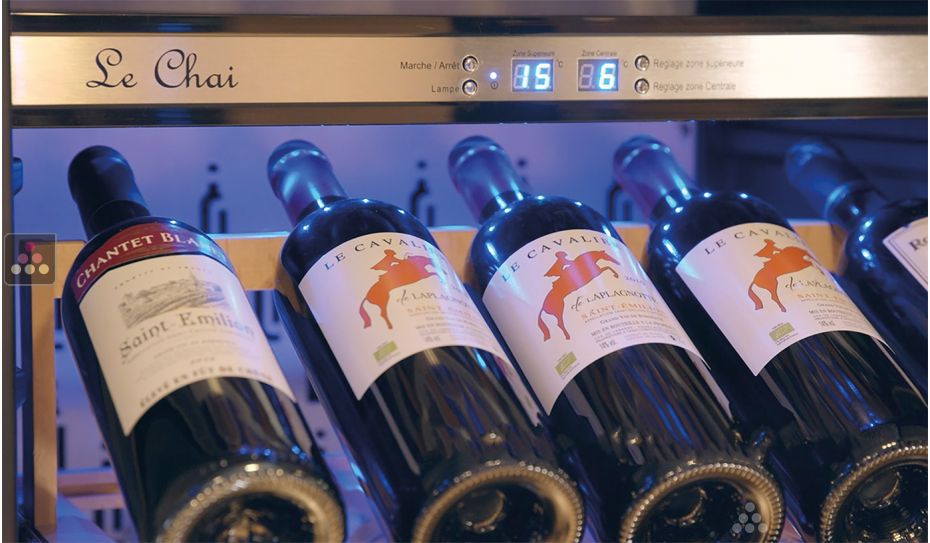 Cave à vin 3 températures de conservation et de service encastrable en colonne