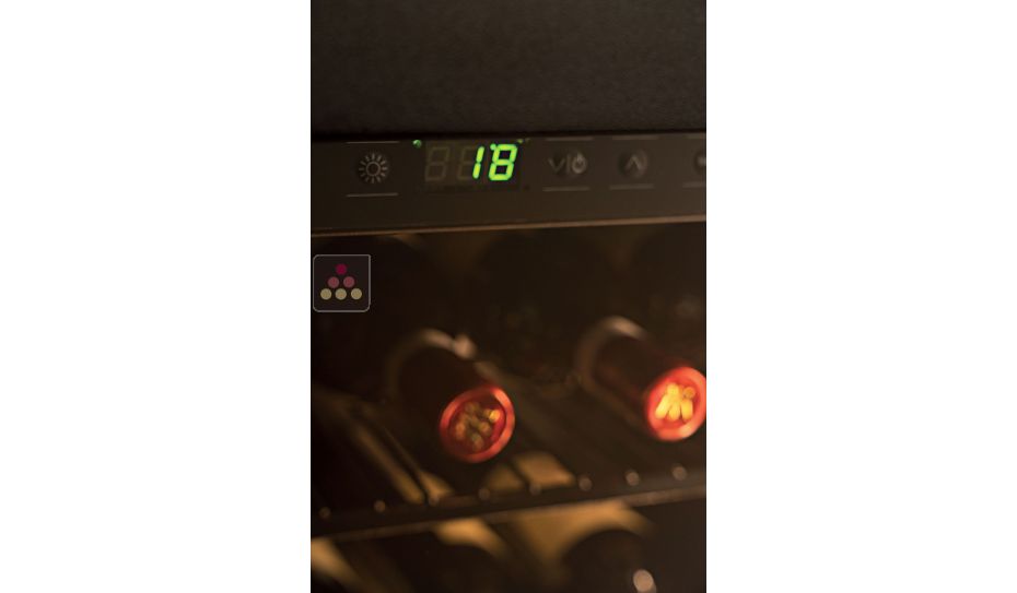 Cave à vin enchassable mono-température service ou conservation - Présentation Verticale
