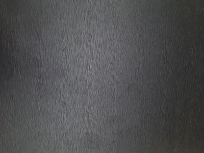 Habillage bois recouvert d'un stratifié effet noir satiné